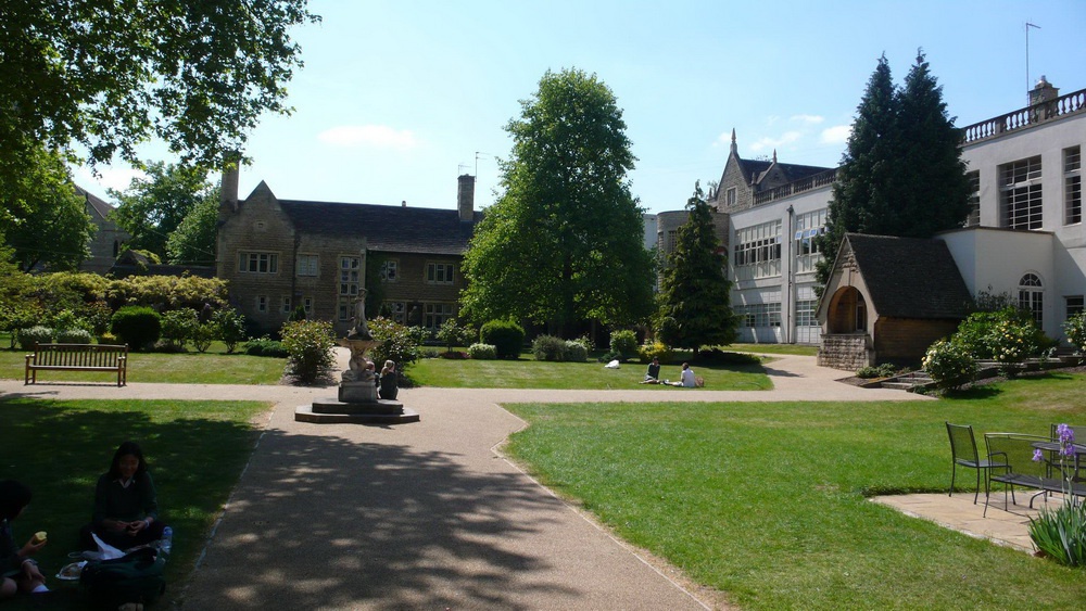 Zwergin Scheide College Partnertausch