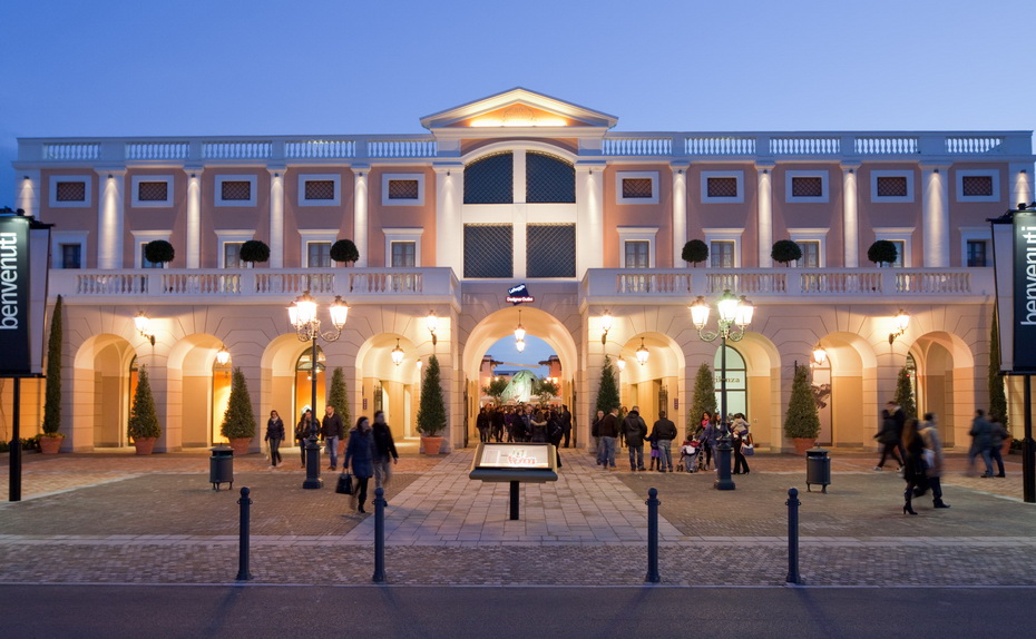 Отдых и шопинг от Grand Hotel Parker's и McArthurGlen в Неаполе